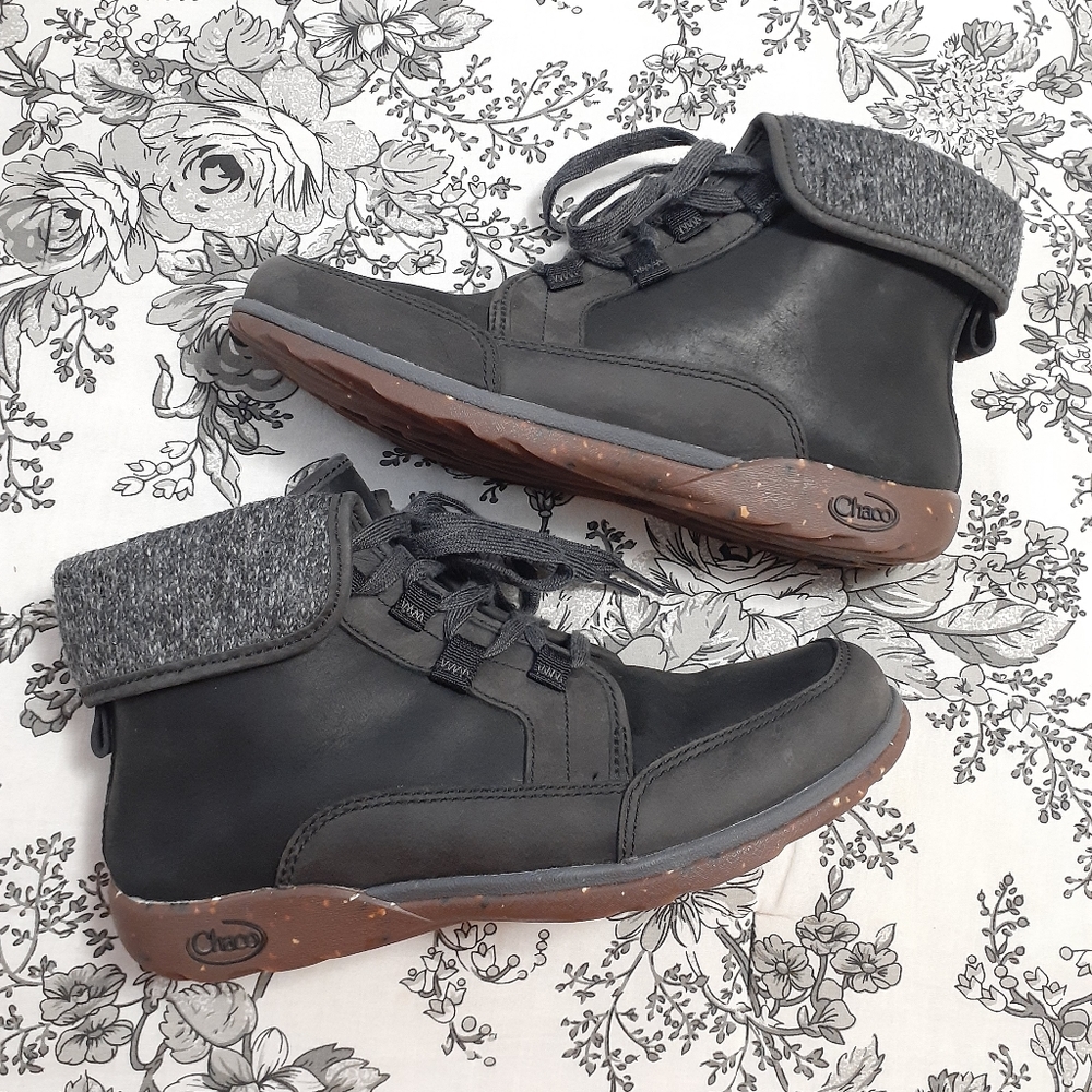 CHACO Barbary Lace Up Chukka Boots